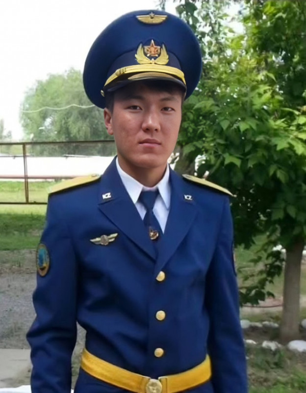 Ходжабай Нурисламбек Нұрланұлы, мошенник, альфонс, обман