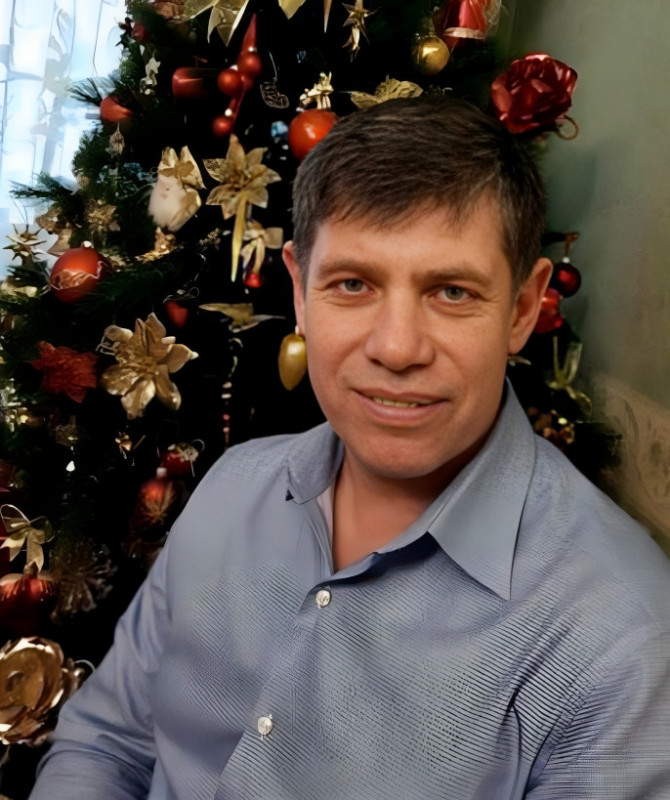Фото мошенника Кирик Юрий Владимирович, подозреваемого в финансовых махинациях.