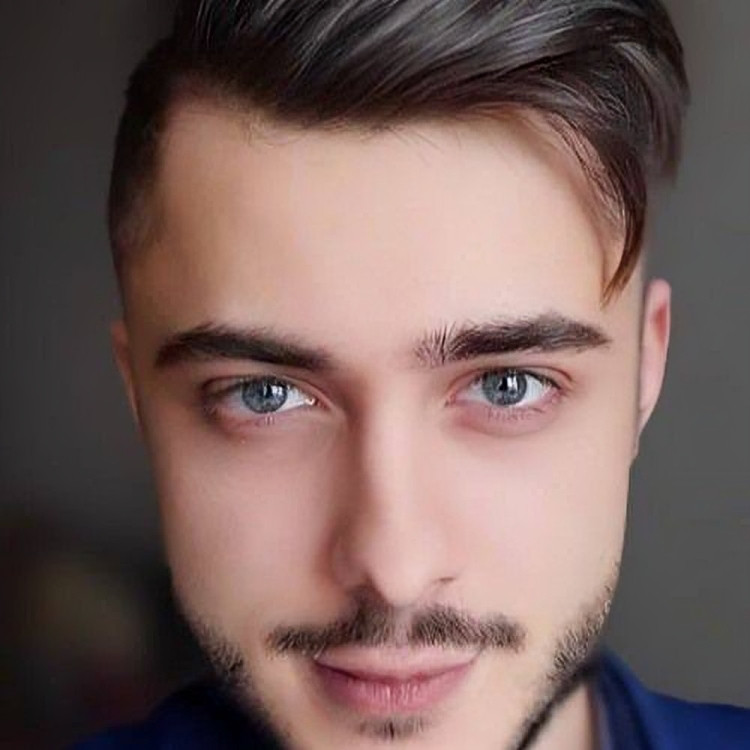 Денис Гутников