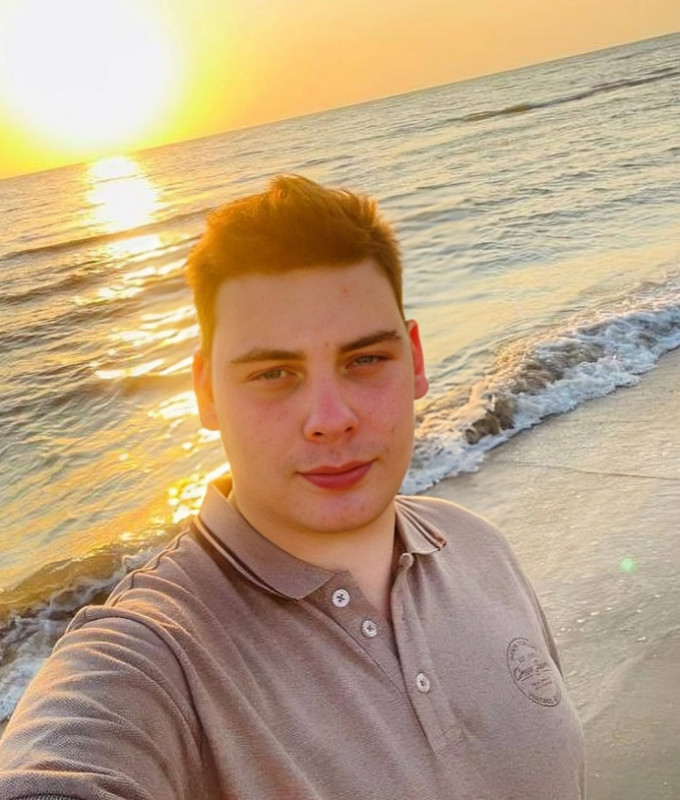 Александр Подрезов - мамкин альфонс